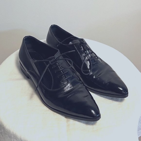 Prada | Classic Pointy Oxfords | Size 36 - Picture 3 of 4